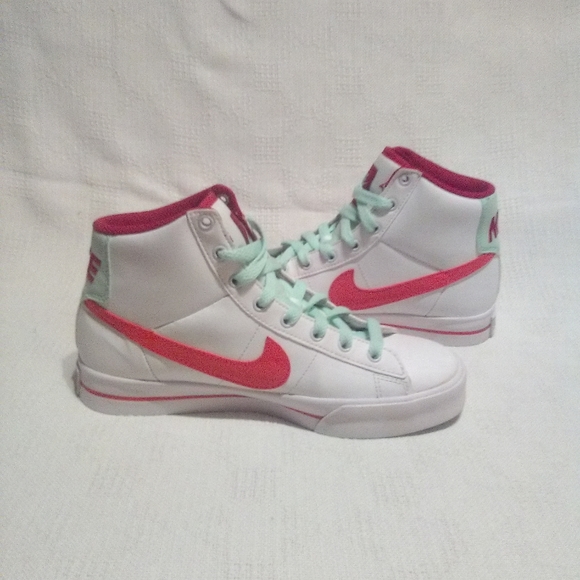 💕NWOB Nike 354697-123 "Rare"Sweet Classic Hi Tops - Picture 4 of 7